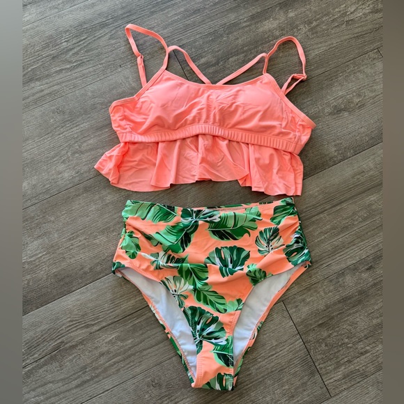 LAST PRICE🍒🤍 AMAZON tropical print swimming set 🧡 - Picture 4 of 13